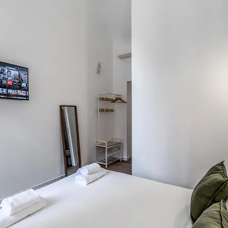 Domus Alessandro Apartment *